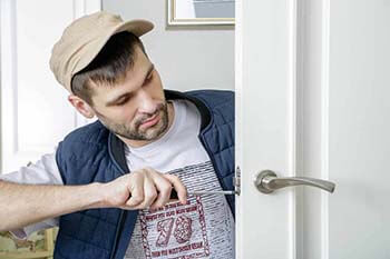 Making Your Home Safer with the Help of a Home Locksmith